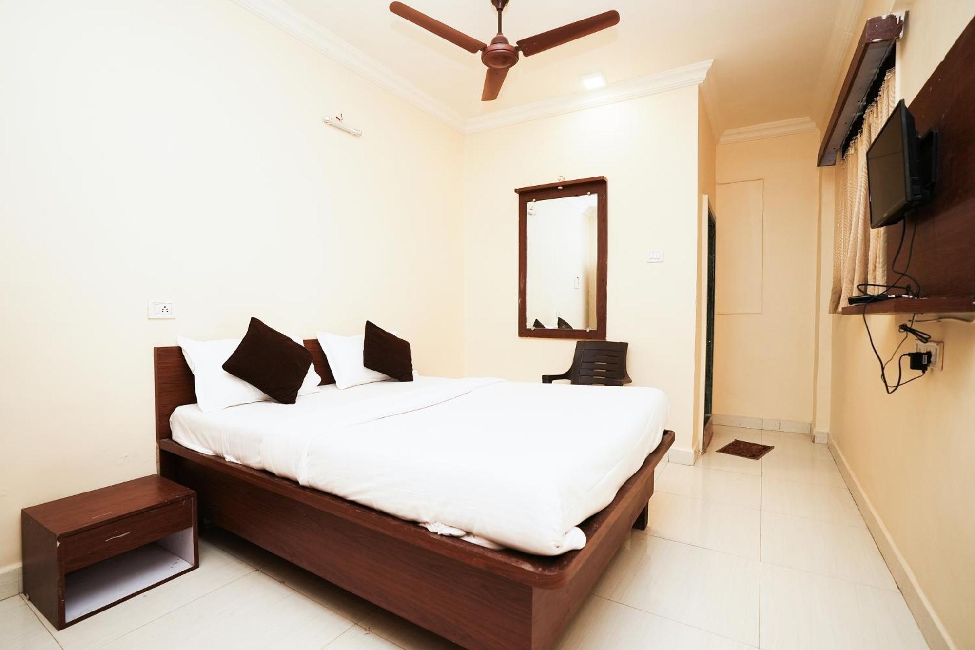 Hotel Della Comfort Near Ambreshwar Shiv Mandir, Ambernath Amarnāth Exterior foto